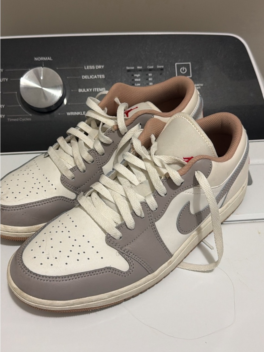 Men's Low-Top Sneakers in Cream and Grey